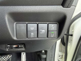 運転席の操作箇所です。操作のしやすさを重視したシンプルなデザインになっております♪