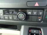 フルオートエアコン・運転席シートヒーター