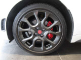純正17インチアルミホイール。