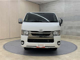 お車購入のポイントとなるフロントマスクです。上質で迫力あるデザインですね☆☆