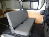 3名乗車できるセカンドシートです。