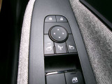 ドアミラーの鏡面の調節、格納は運転席からすべて操作できます!