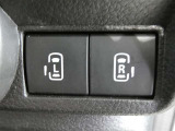 電動スライドドアのスイッチで車内からもスライドドアの開閉ができます。イージークローザー機能で半ドアになることも防止してくれます。
