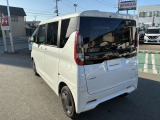 フロントだけでなく、バックソナーも付いてるので駐車時もバッチリ補助してくれます(*^^*)