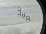 車線変更時の後方確認をアシストしてくれるブラインドスポットモニター!ドアミラーの死角を検知してくれるから車線変更もスムーズです。