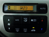 オートエアコンタイプなので細かい操作なしで快適温度に調整してくれます。季節の変わり目のわずらわしさはありませんね。