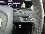 地図情報や車両情報などをステアリングのスイッチから操作して表示できます。