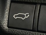 【パワーバックドア】スマートキーや運転席のボタンを押すだけでリアゲートが自動で開閉します!荷物を持っている時や、高い位置にあるバックドアを閉める際に便利な機能です♪