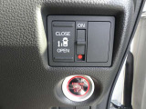 左側電動スライドドア(運転席から操作できます)
