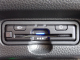 ■【ETC車載器】が装備されています。セットアップをしてお渡しとなり、ETCカードを差し込むだけで高速道路の利用が可能です。