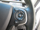 Hondaセンシングの機能のひとつ、アダプティブクルーズコントロール付!アクセルから足を離しても設定したスピードと前車との車間を保ち走行してくれます!車線維持もアシスト☆高速道路で疲労軽減ですね☆