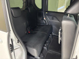 後部座席もキレイな状態です♪