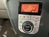 オートエアコンで快適な室内です。