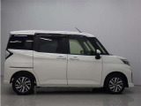 両側パワースライドドア付きだから、狭い駐車スペースなどでの 乗り降りラクラク!小さなお子さまのいるご家庭には嬉しい装備。