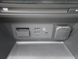 CD/DVD再生プレーヤーとフルセグTVチューナーは装備されておりませんが、ご安心ください!USB端子やブルートゥースオーディオは備えています。