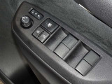 電動格納式ドアミラー・パワーウインドウを装備しています。