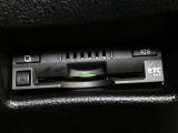 ETC車載器付きです。高速道路の料金所渋滞も解消!落ち着いてスムーズに通過できます。今や必需品の一つとなった装備ですね。