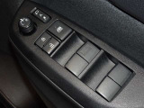 電動格納式ドアミラー・パワーウインドウを装備しています。