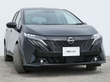 アダプティブLEDヘッドライト。フロントカメラで前方の状況を検知し対向車や先行車に眩しい思いをさせることなく必要なところだけを遠くまで照射します。