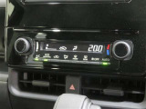オートエアコン機能で、車内を自動的に、設定した温度に保ってくれます。