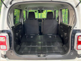 普段のお買い物や通勤、送迎等に十分な荷室スペースを確保しております。セカンドシートを倒すと、大きな荷物の積載も可能です♪