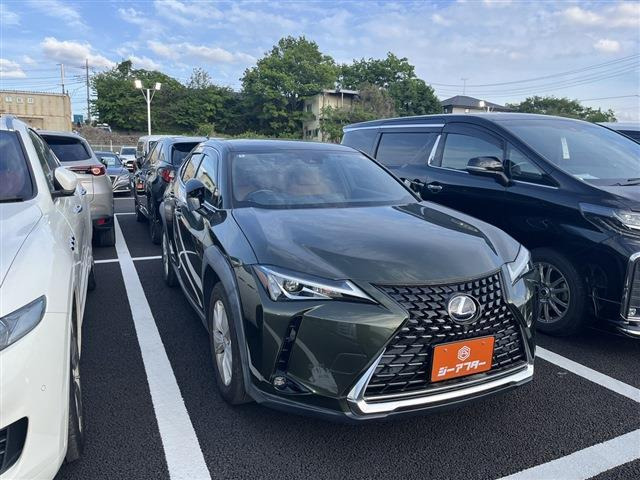 UX 250h バージョンC 禁煙車 茶革シート 純正8.8インチナビ