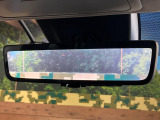 【デジタルインナーミラー】後席の大きな荷物や同乗者で後方が確認しづらい時でも安心!カメラが撮影した車両後方の映像をルームミラー内に表示。クリアな視界で状況の確認が可能です!