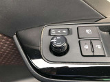 電動格納式ドアミラー付き。 狭い駐車場へ停めた時に、ボタン1つで左右のミラーをたたむ事ができます。
