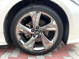 【純正18インチアルミホイール】外観にマッチした純正アルミホイールを装着しております。各種社外アルミホイールや、スタッドレスタイヤも取扱いしております。是非ご相談ください♪