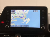 いまや必須装備「ナビゲーション」搭載!知らない場所に、スイスイッとドライブ。なんて便利な機能でしょうか?もう、これなしではハンドルを握れませんね!でも、運転中の操作は危険ですのでご注意ですね♪