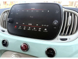 お持ちのスマートフォンが使える、Car Play&Android Auto対応のU-Connectを搭載。ナビゲーションアプリがご利用いただけます。