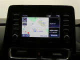 ディスプレイオーディオ搭載 ナビとしての機能はもちろん、お手持ちのスマホと連携しスマホ内の音楽を聴いたり、メッセージの受信等色々な事が出来ます