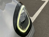 LEDヘッドライト&フロントフォグランプ キセノンに比べて明るさと照射範囲が向上し、消費電力も低減のため省燃費に貢献。