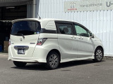 バックカメラが付いているのでバックでの車庫入れも安心です。