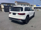 走り去る姿も印象的。メルセデスベンツ認定中古車ですのでご購入後も安心です。