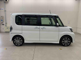 軽自動車、小型車を中心に常時300台展示車を御用意させて頂いております