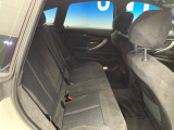 ●後部座席も気になるようなキズ・汚れやへたり等、大きなダメージはなく、良好な状態です。