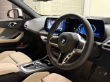 ☆センターパネルを運転席側に僅かに傾けたBMW独特のインパネ☆【駆け抜ける歓び】はここからもスタートしております☆