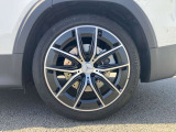 左後タイヤ。タイヤサイズは前後共に255/40R20。