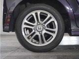 アルミホイール装着車です!これで足元まわりもおしゃれにきまります!