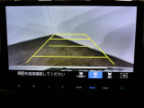 リアカメラ付きで後退時も安心です。