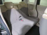 燃料タンクを運転席の下に配置する構造により、ゆとりある後部スペースを確保しています。