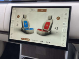 【リアエグゼクティブクラスシート】あらゆる操作が電動で行え、シートのリクライニングも大幅に可能です。また、移動中の快適性を高めるため、静粛性に優れています。