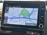 お出かけの際に安心のナビ付です☆バックカメラ機能で駐車もスムーズに行えます。