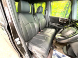 運転席シート廻りは使用感も少なく、良好な状態となっています。丁寧に使われていたことがよくわかりますね。