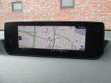 マツダコネクトの8.8インチワイドセンターディスプレイです。『Android Auto』『Apple CarPlay』や独自のコネクテッドサービスに対応したインターフェイスシステムです。