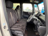 運転席シート廻りは使用感も少なく、良好な状態となっています。丁寧に使われていたことがよくわかりますね。