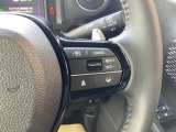 Hondaセンシングの機能のひとつ、アダプティブクルーズコントロール付!アクセルから足を離しても設定したスピードと前車との車間を保ち走行してくれます!車線維持もアシスト☆高速道路で疲労軽減ですね☆