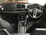 運転に集中できるようにデザインやレイアウトを人間工学に基づいて設計しています