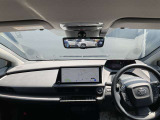「NISSAN 認定中古車」です。ワイド保証1年付(期間中走行距離無制限)全国の日産サービス工場で保証が受けられます。ご購入後も1ヶ月または1,000km点検が無料で受けられます♪